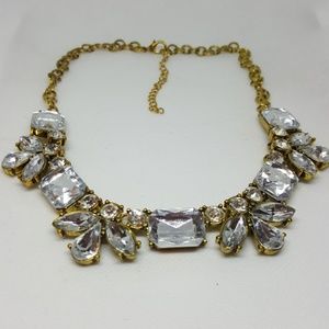 Vintage style sparkly glass stone necklace.